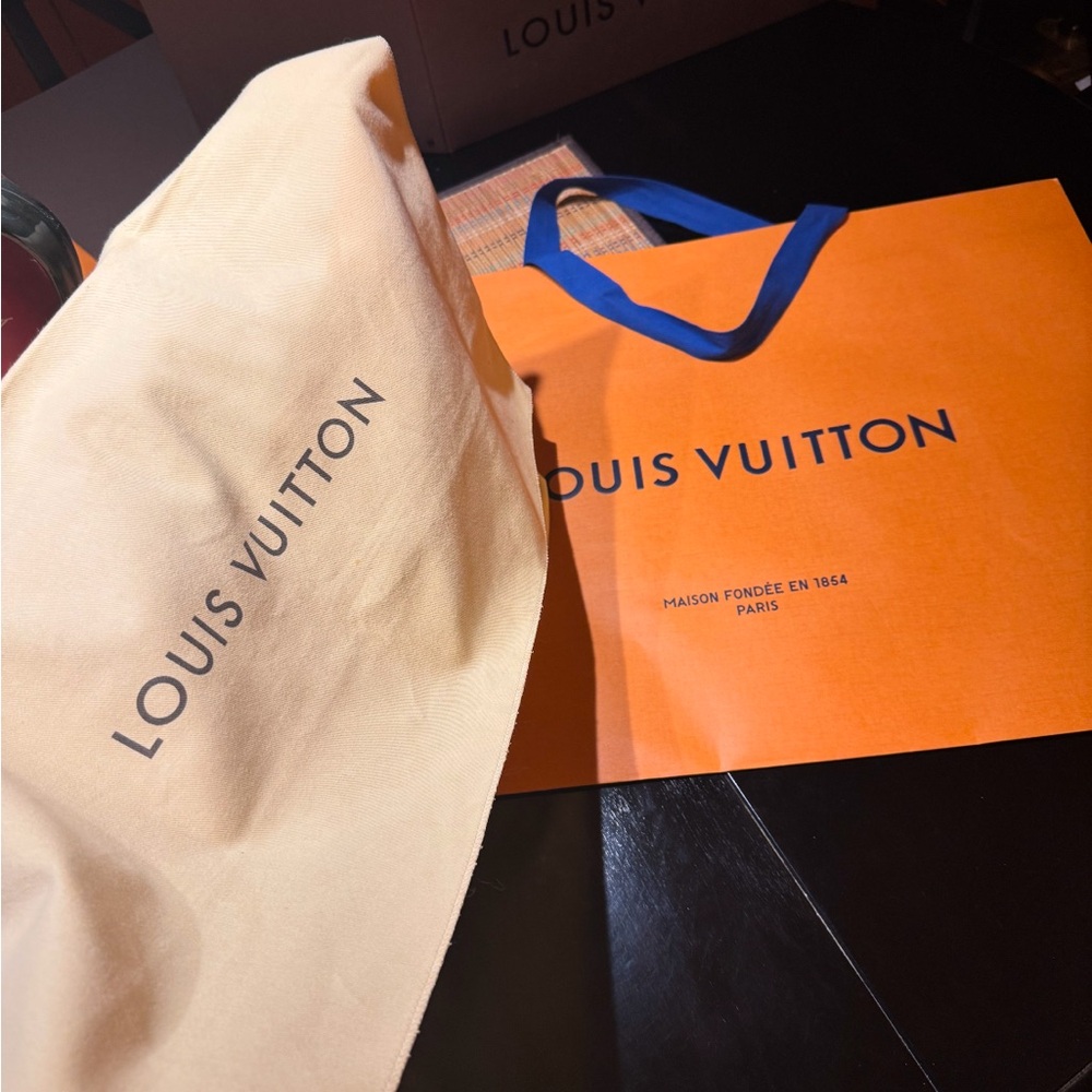 LV Price Reduced❗️Final$❗️Auth L Shopping Bag 24”x18x10 L Duster 23”x17”EUC Cond